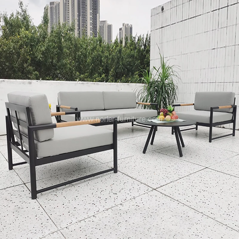 Duurzaam aluminium frame teak houten armleuning buitenbank