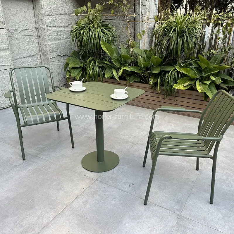 Gemakkelijk onderhoudende aluminium dinerset buiten