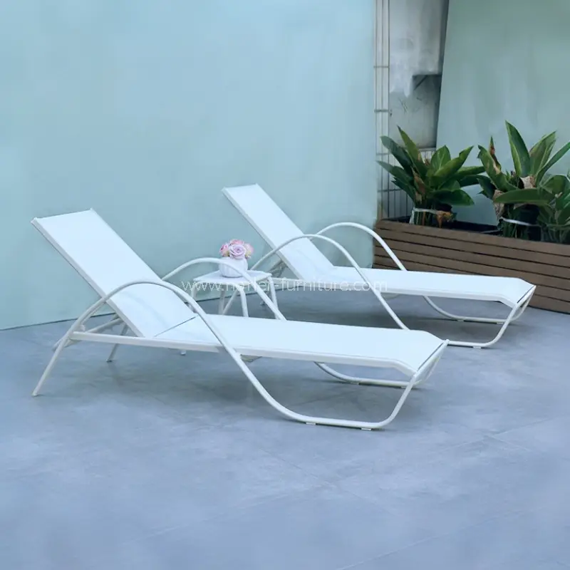 Wit aluminium frame textileen mesh Sun Lounger